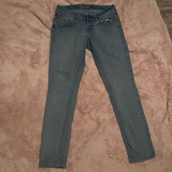 Levi’s embroidered jeans 👖 - Picture 7 of 8